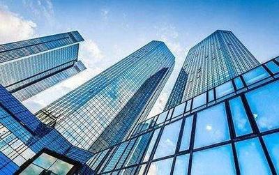 碧桂园10月住宅价格下调25%引发购房者不满，市场震荡与咨询服务应对